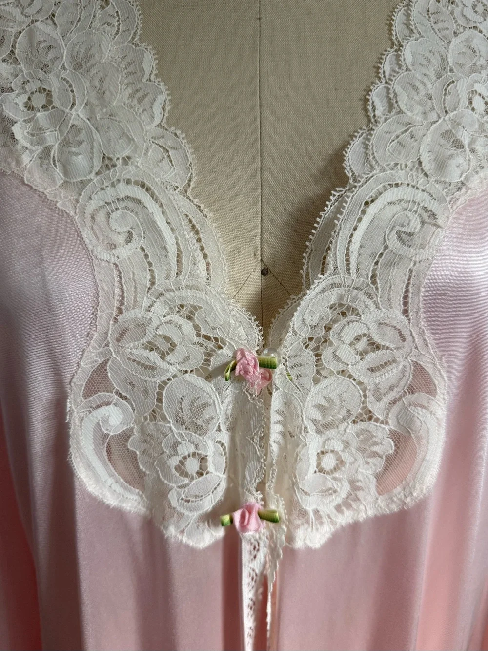 Vintage 70s/80s Coquette Vanity Fair Romantic Lace Adorned Rosette MATCHING SET